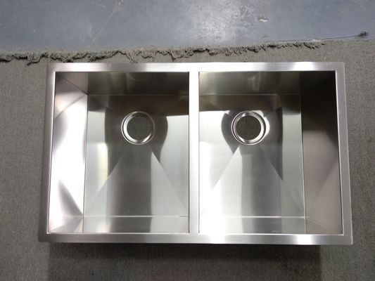 Produksi profesional wastafel harga pabrik buatan tangan disikat wastafel untuk apartemen hotel dapur bawah mount double mangkuk 304 stainless steel dapur wastafel